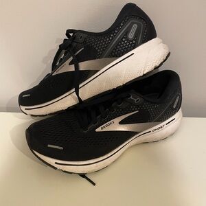 Brooks womens Black and White Ghost
